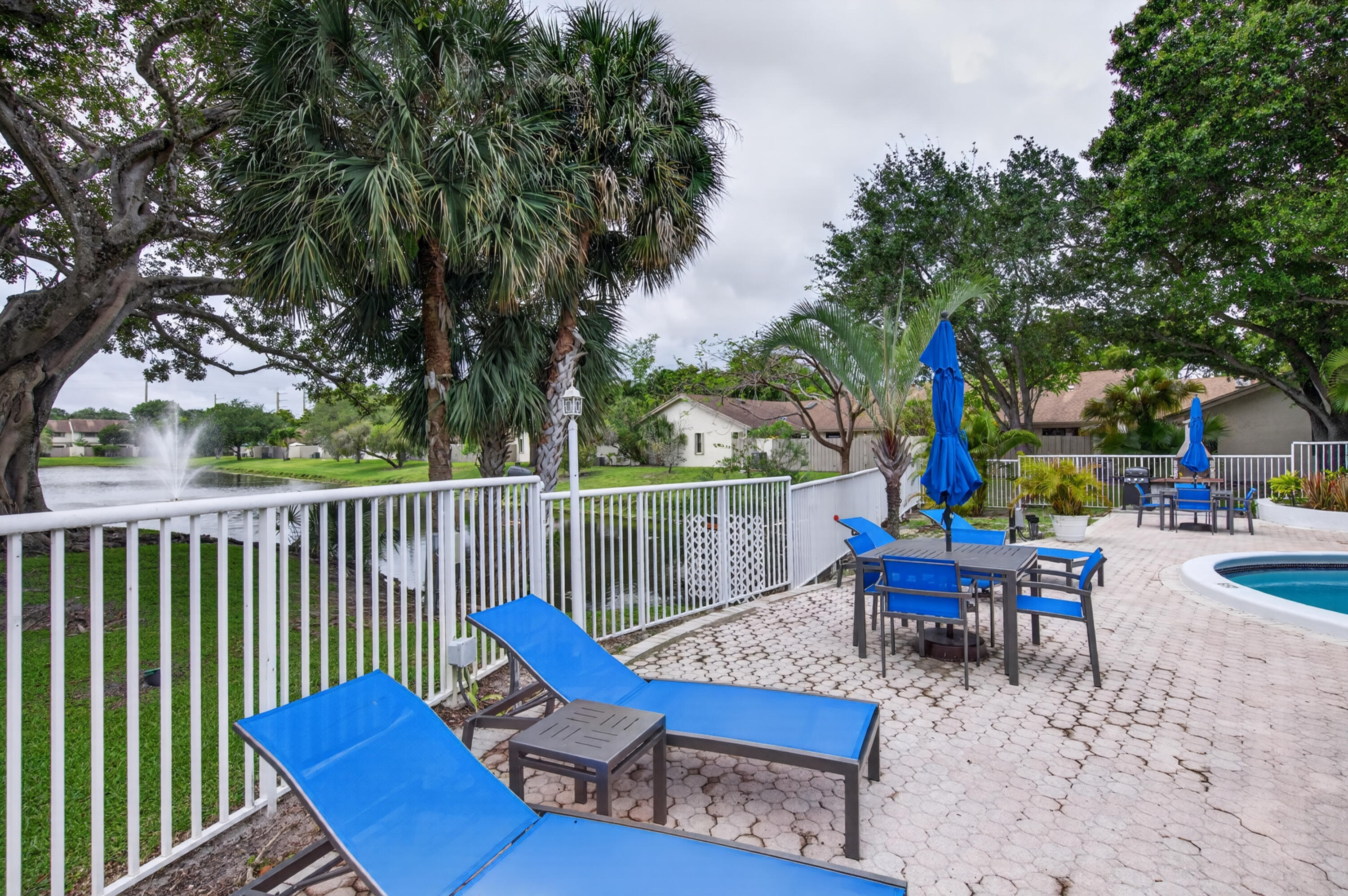 PINES OF OAKLAND FOREST WEST - Residential