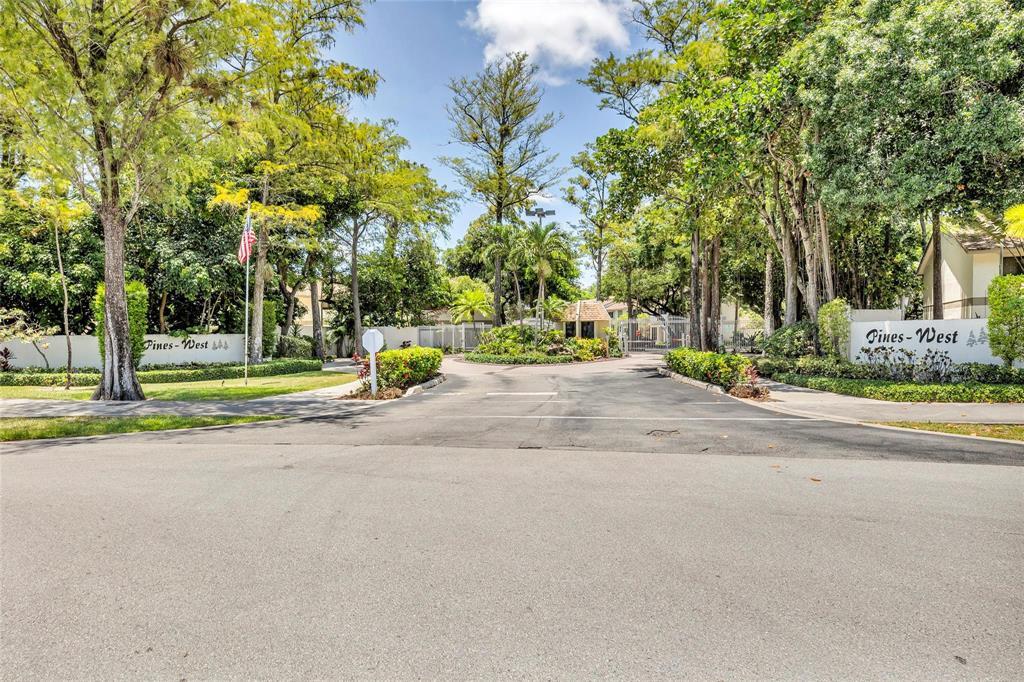 PINES OF OAKLAND FOREST WEST - Residential