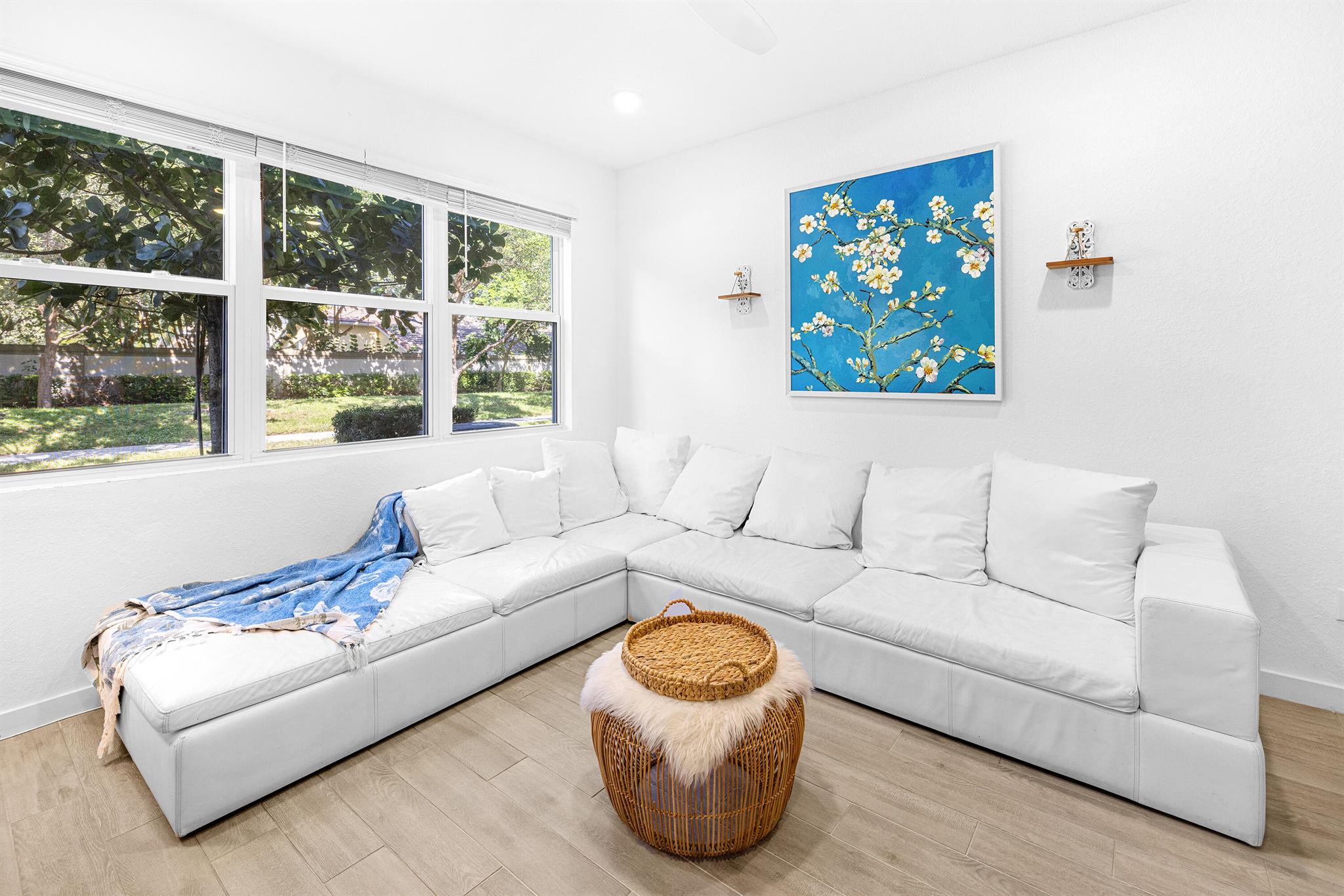 TOWN COMMONS - Residential