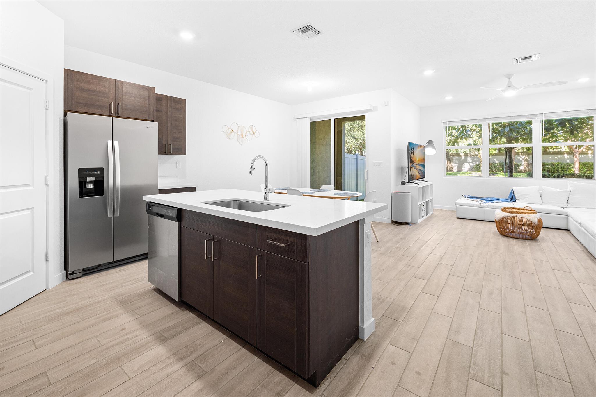 TOWN COMMONS - Residential