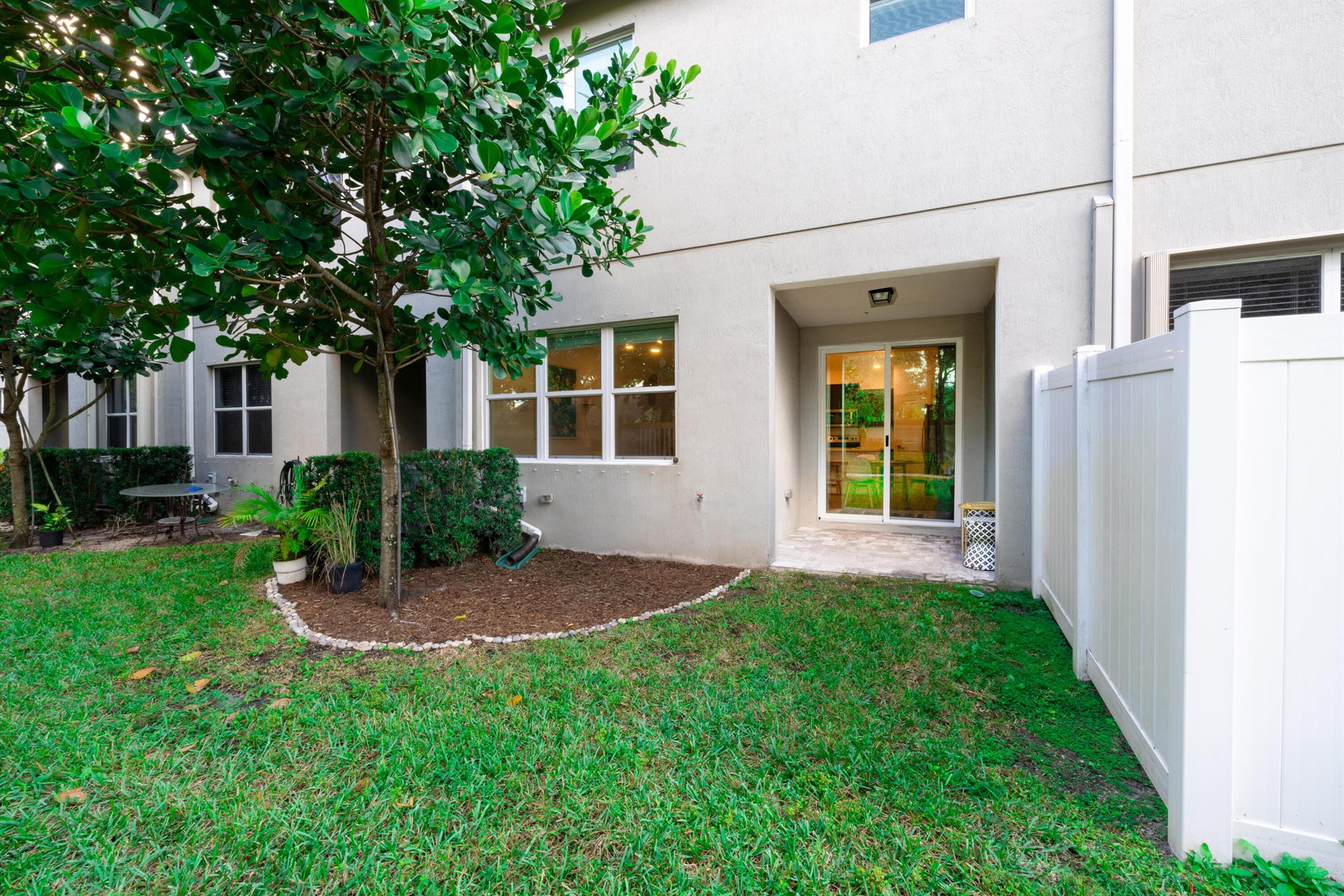 TOWN COMMONS - Residential