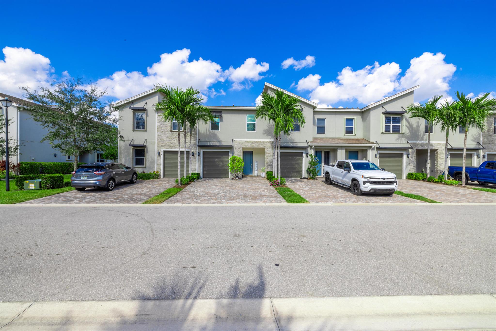 TOWN COMMONS - Residential