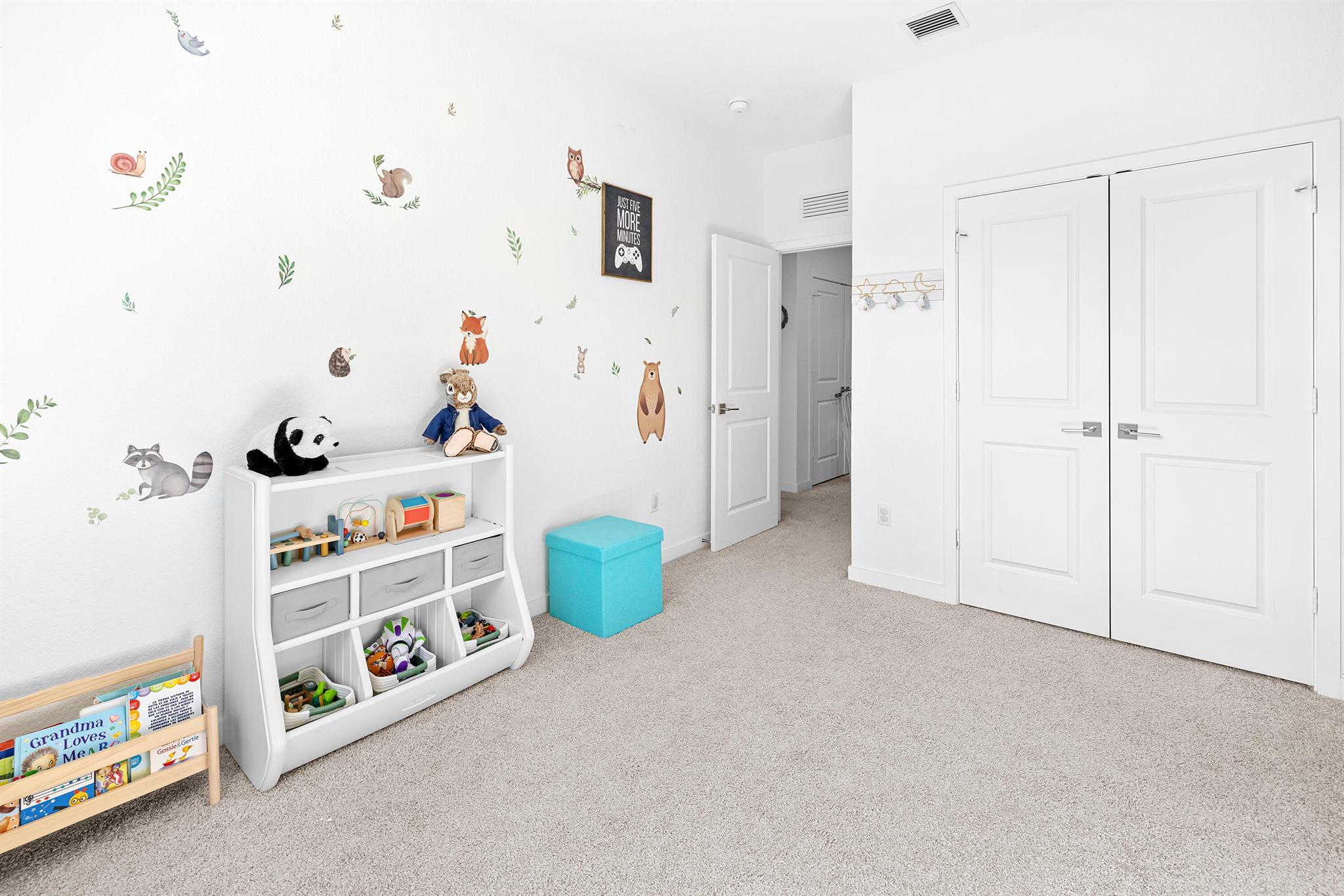 TOWN COMMONS - Residential