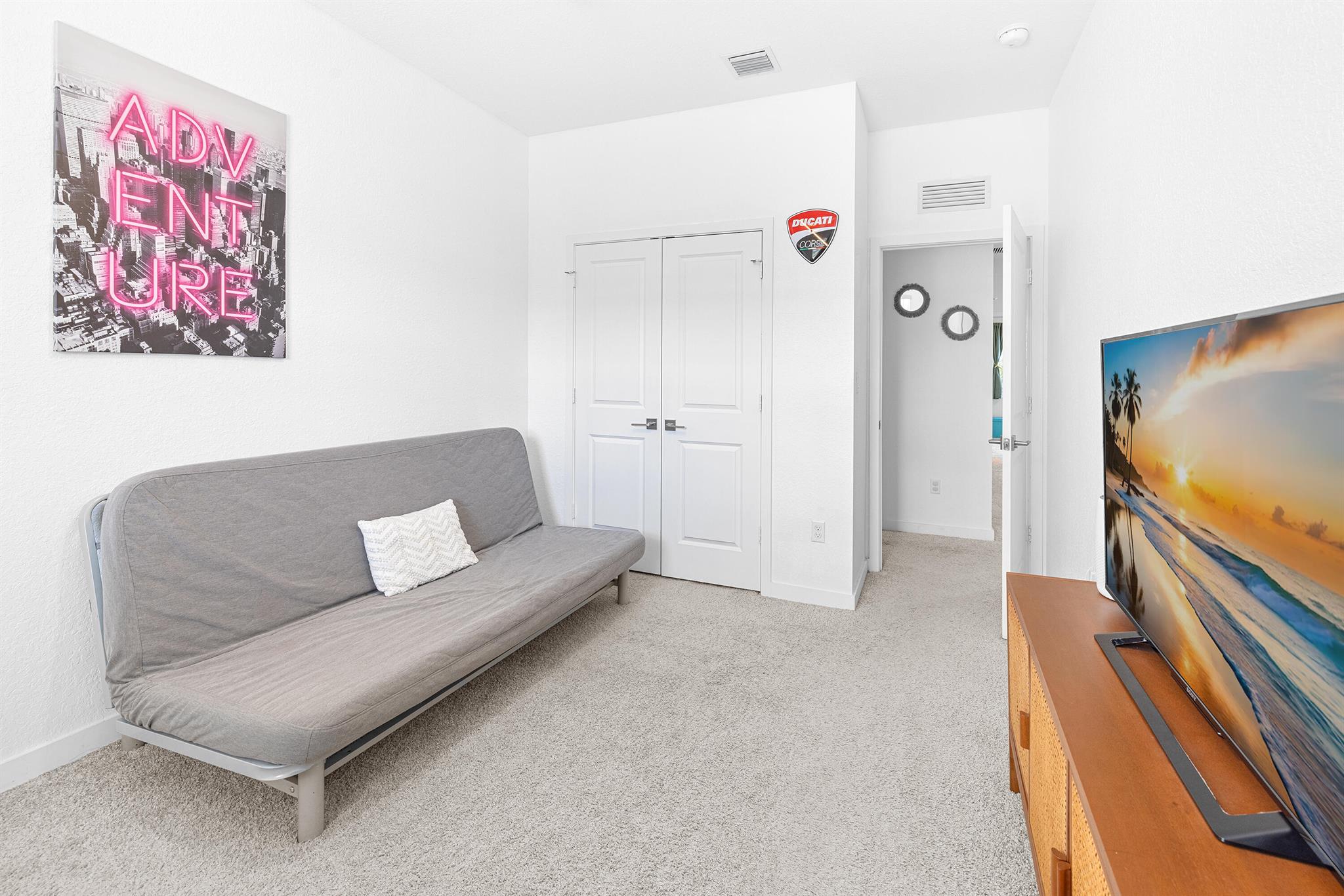 TOWN COMMONS - Residential