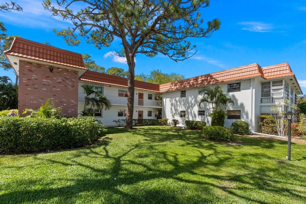 Photo of 2600 SE Ocean Boulevard #6, Stuart, FL 34996 (MLS # R10874101)