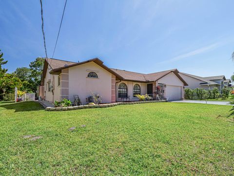 Single Family Residence in Sebastian FL 113 Larchmont Terrace.jpg