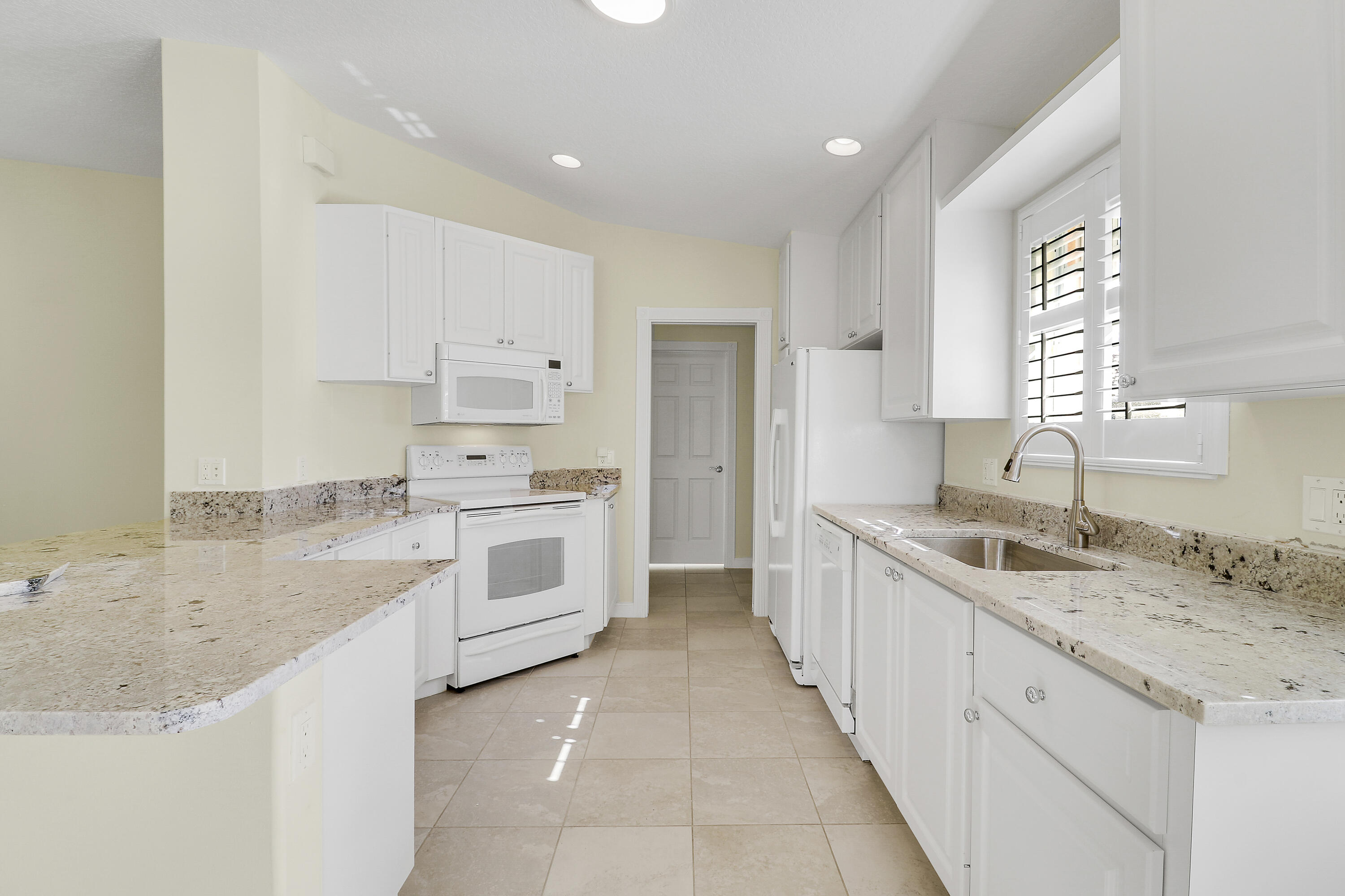 The Lakes at Tradition - Residential