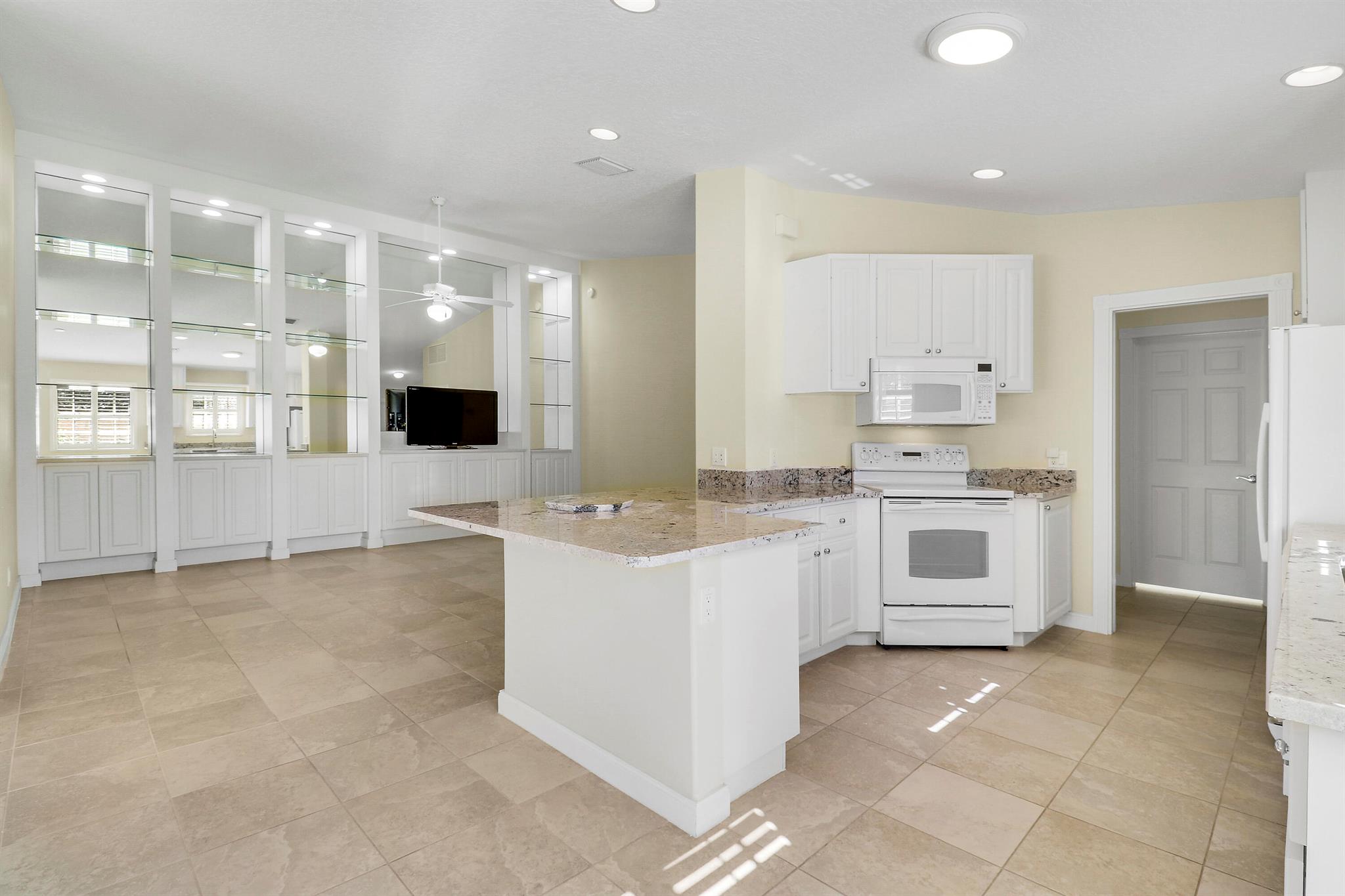 The Lakes at Tradition - Residential