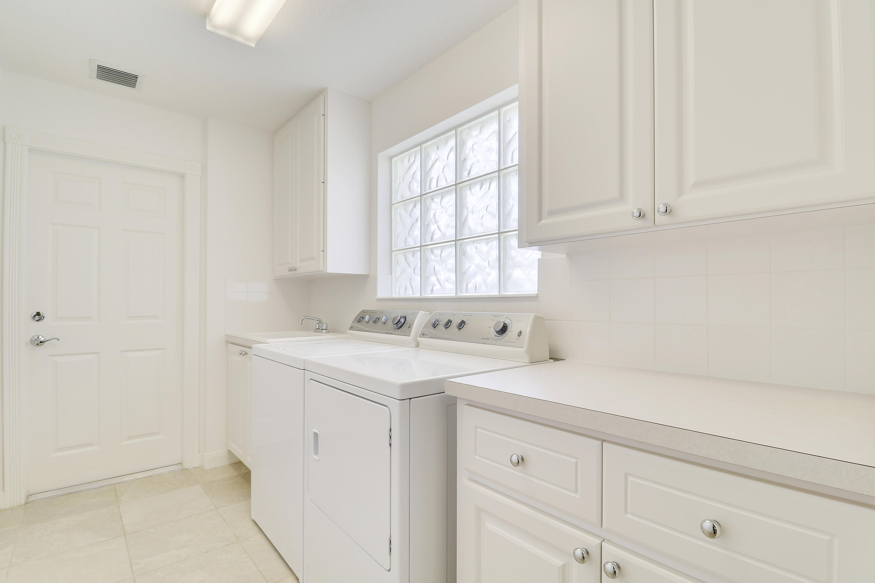 The Lakes at Tradition - Residential