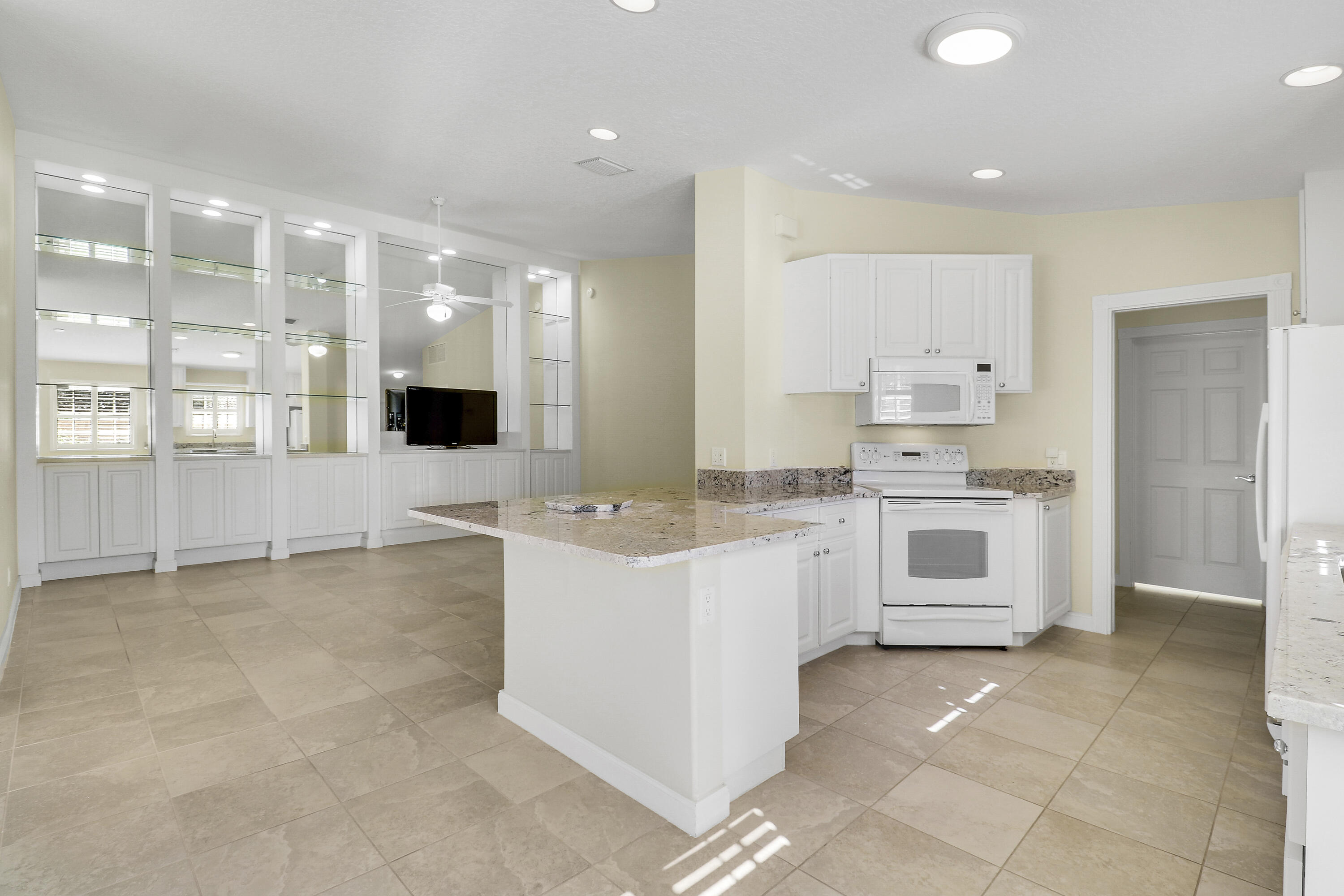 The Lakes at Tradition - Residential