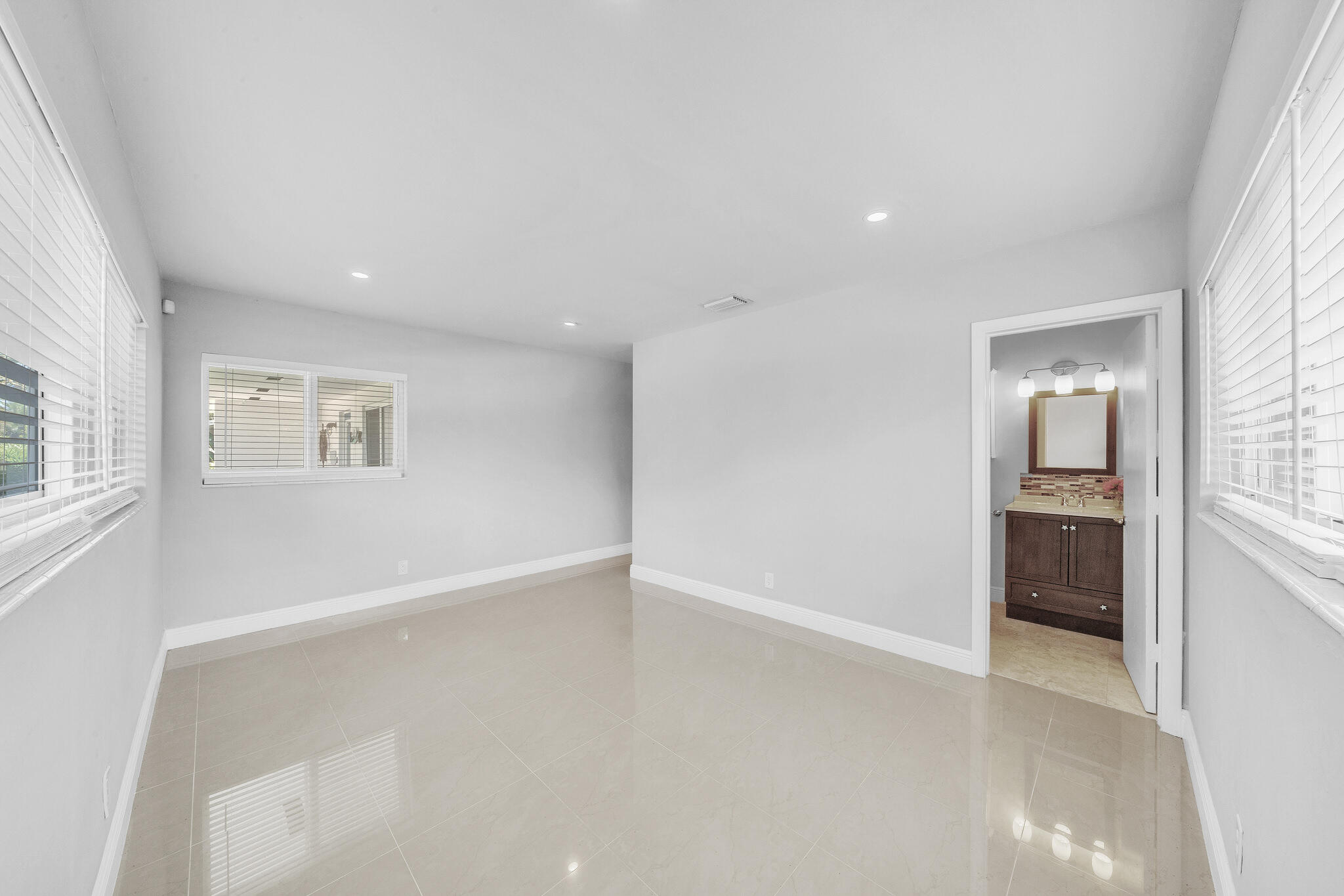 RANDALL MANOR - Residential