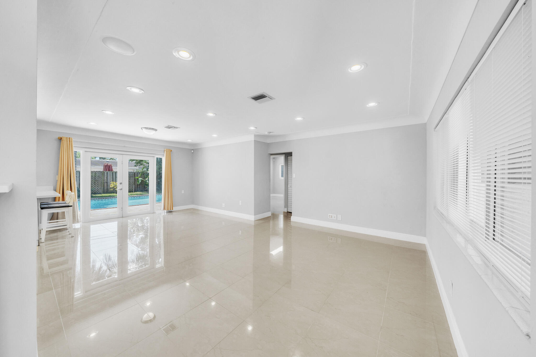 RANDALL MANOR - Residential