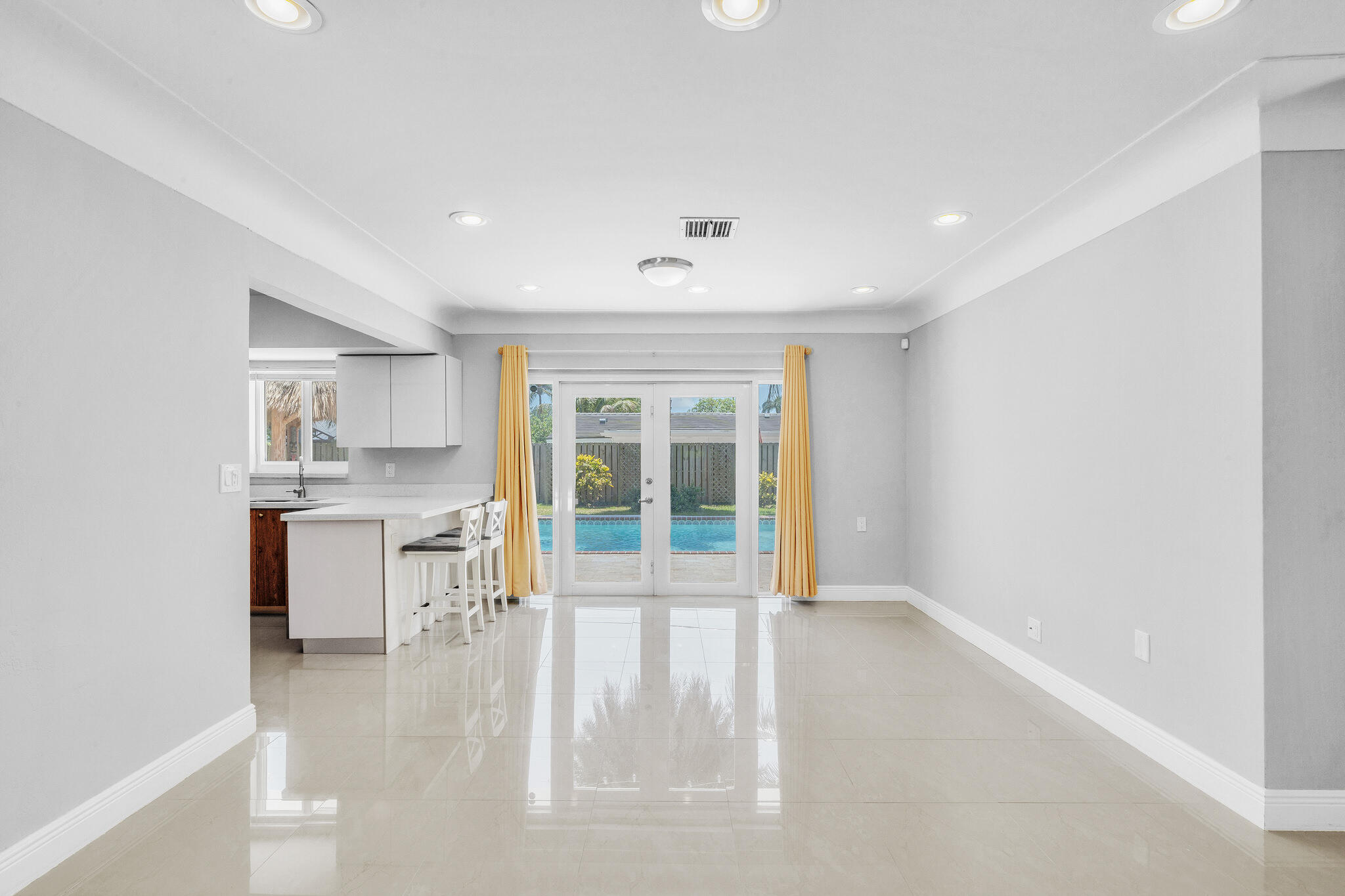 RANDALL MANOR - Residential