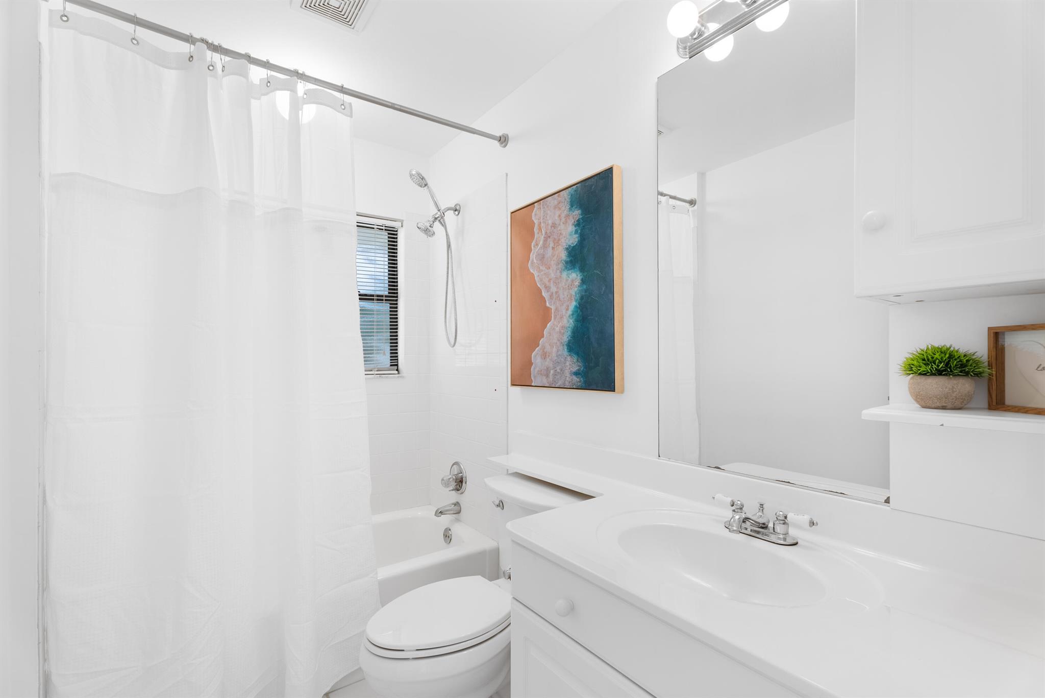 LIGHTHOUSE POINT - Residential Lease