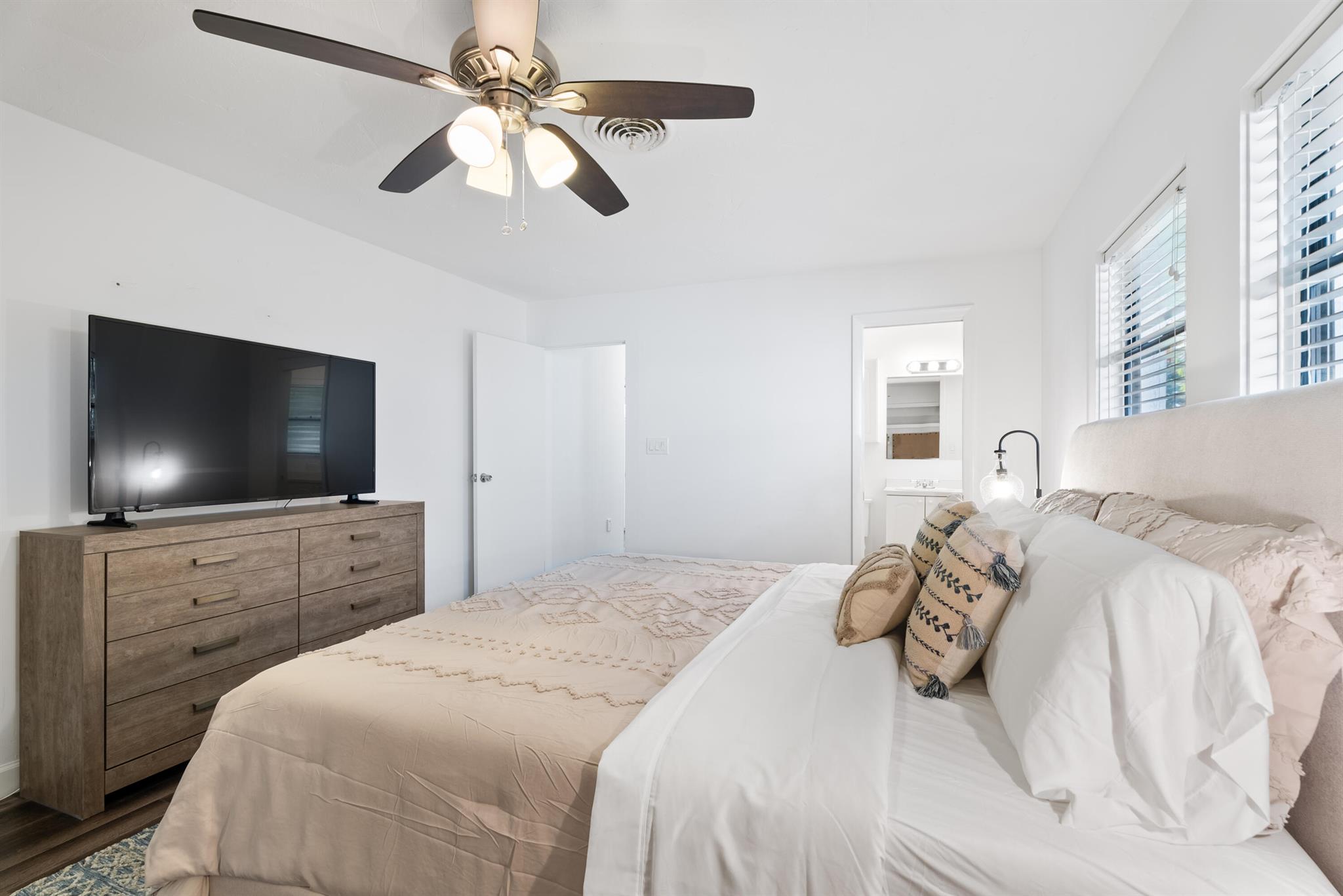 LIGHTHOUSE POINT - Residential Lease