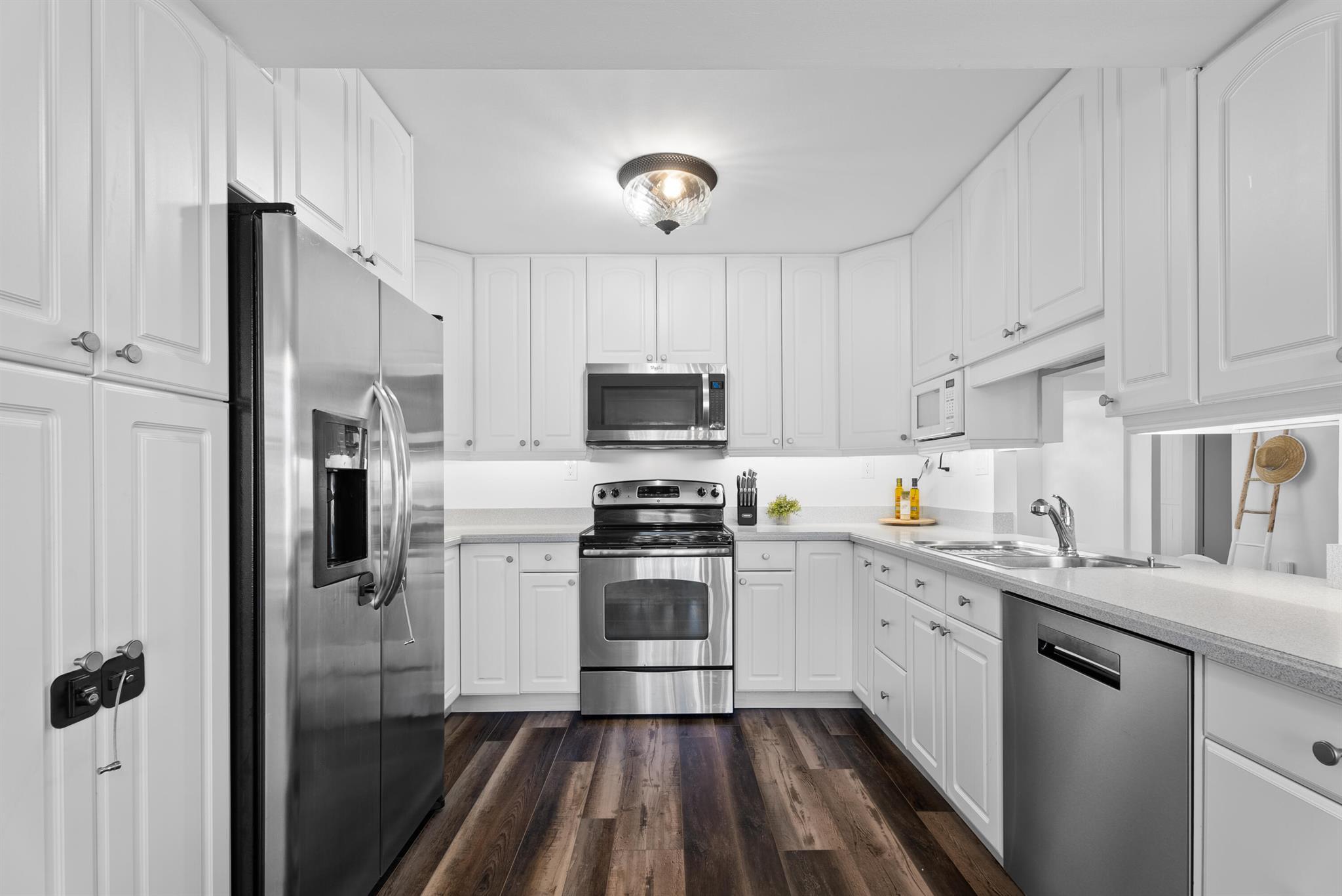 LIGHTHOUSE POINT - Residential Lease