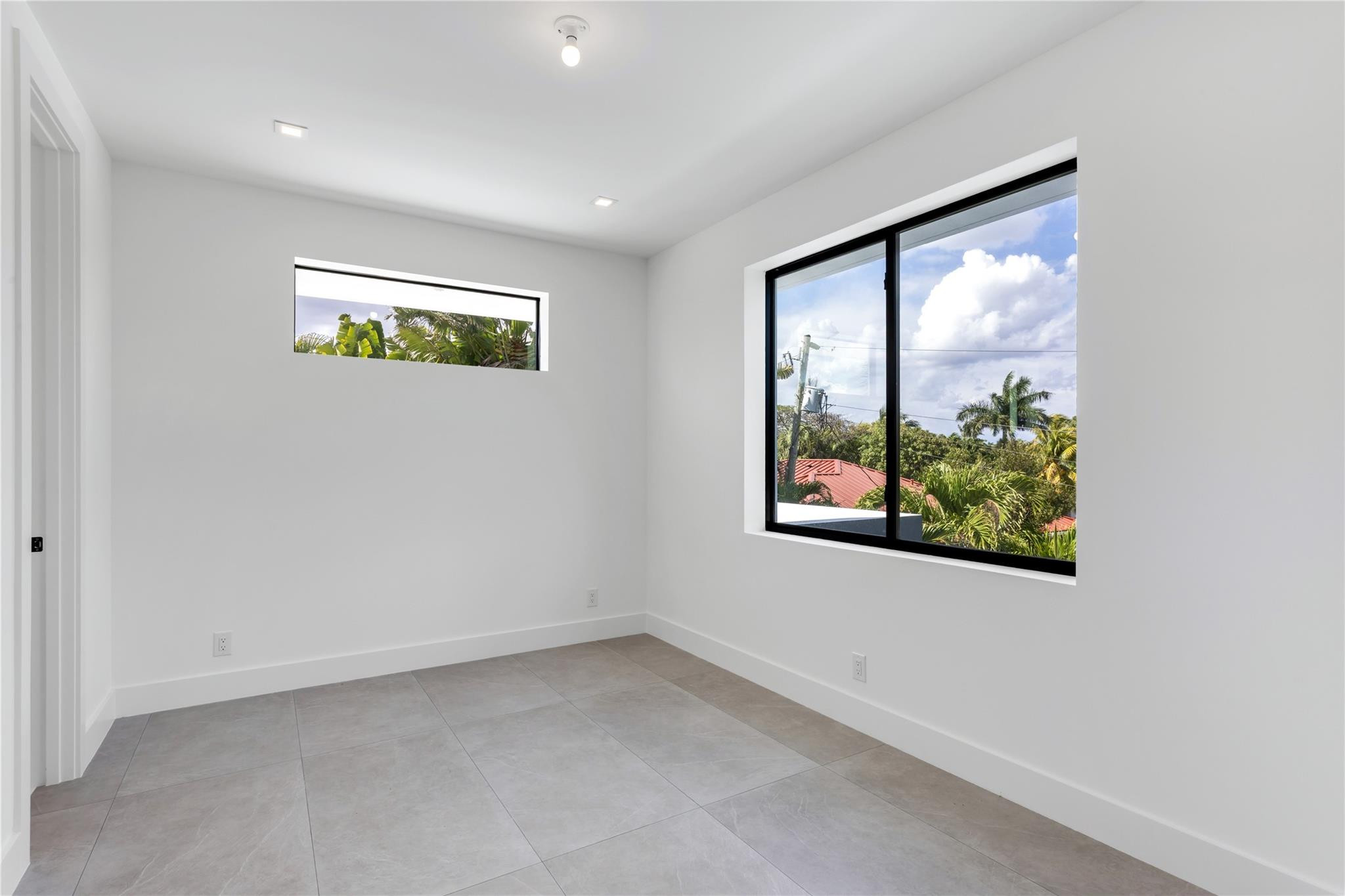 HILLSBORO SHORES SEC - Residential