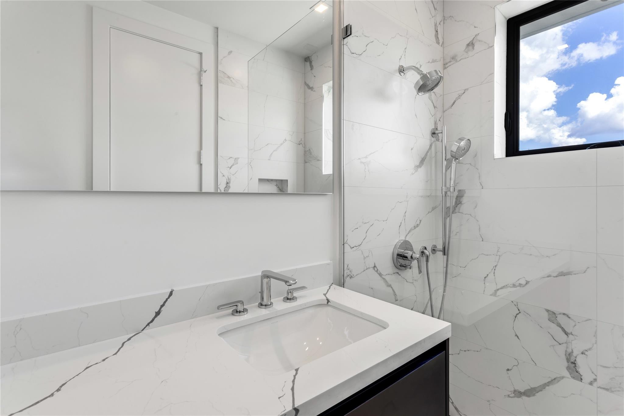 HILLSBORO SHORES SEC - Residential