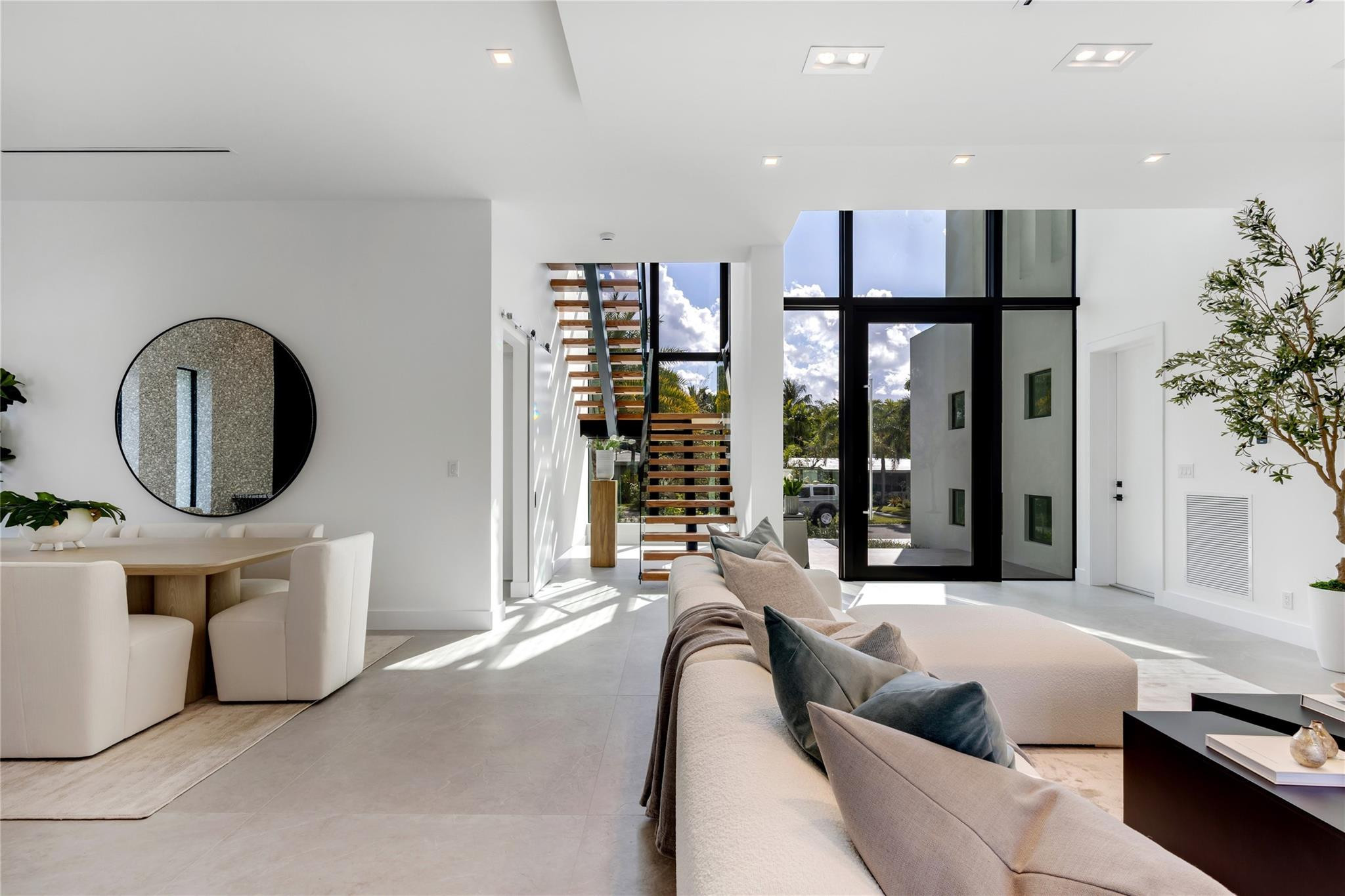 HILLSBORO SHORES SEC - Residential