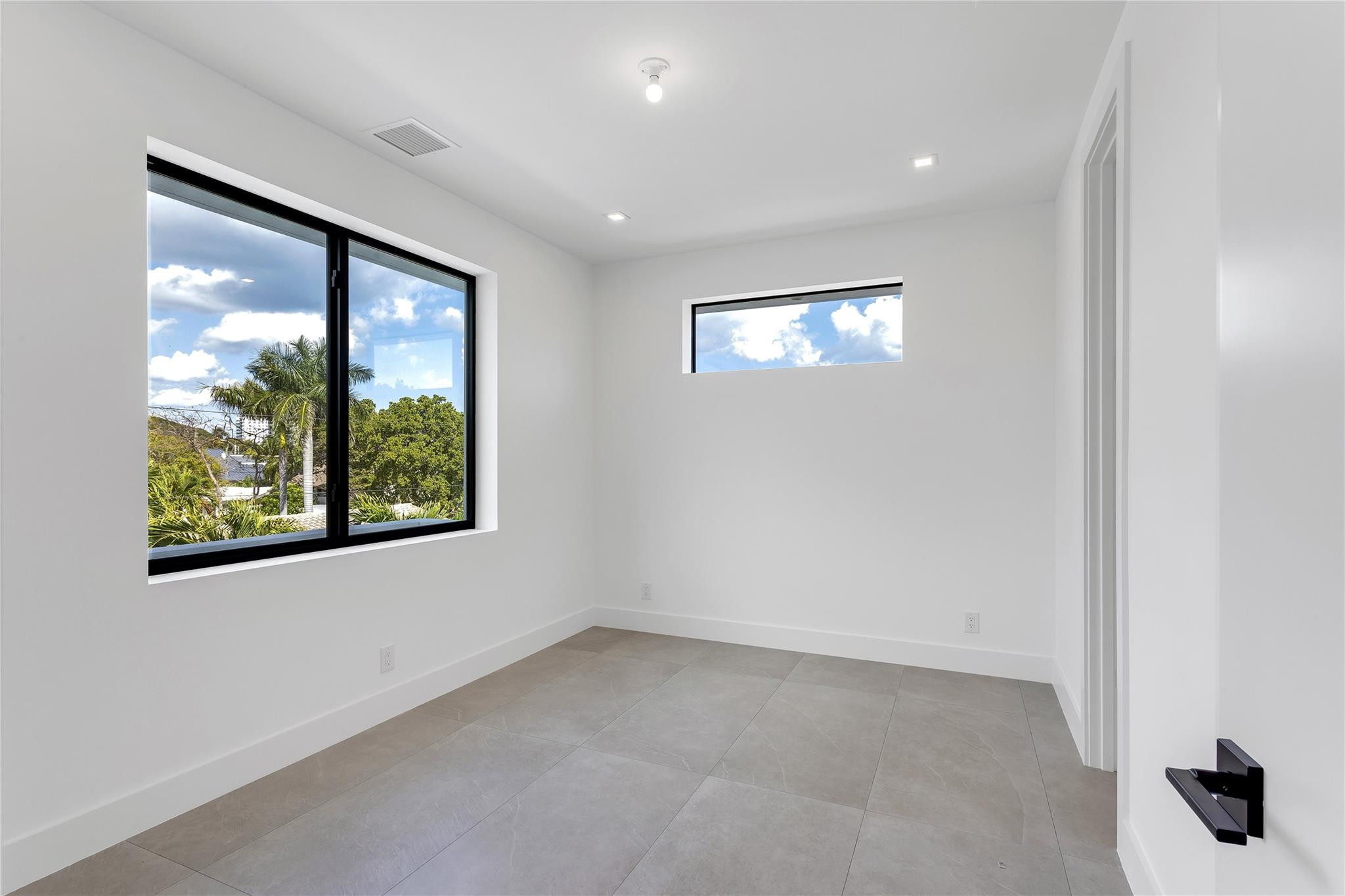 HILLSBORO SHORES SEC - Residential