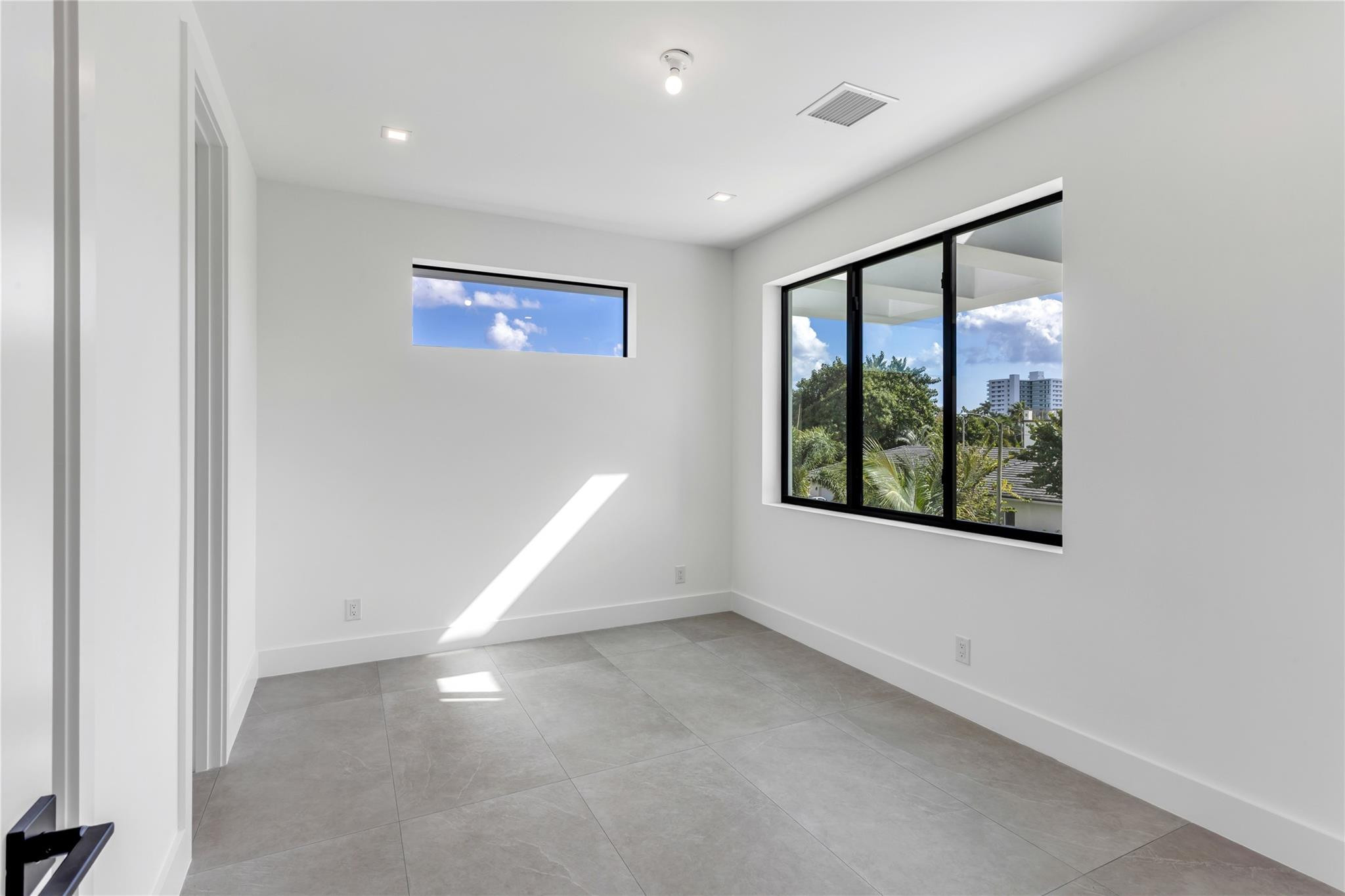 HILLSBORO SHORES SEC - Residential