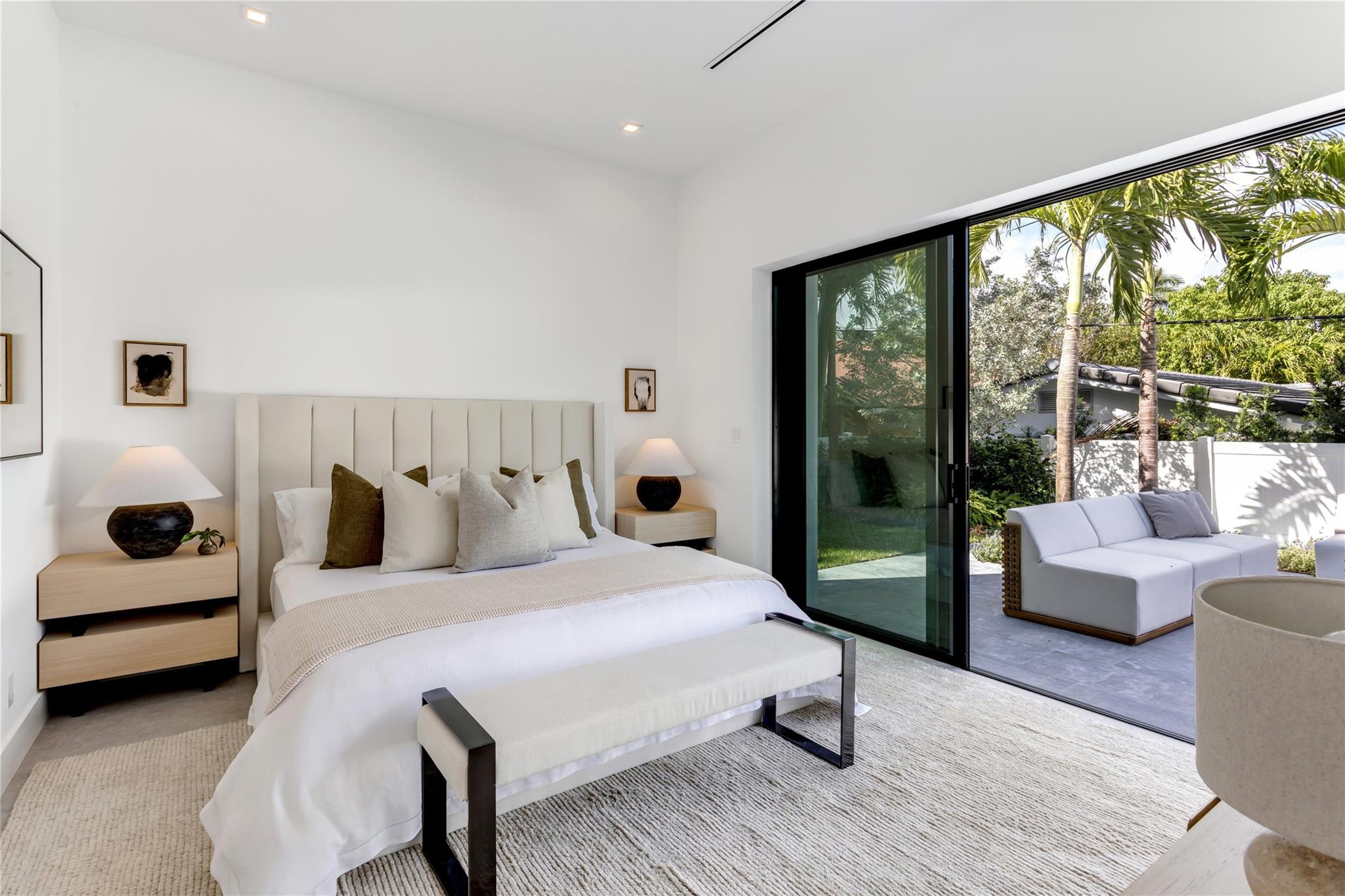 HILLSBORO SHORES SEC - Residential