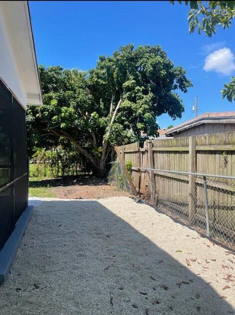 Hallandale Park - Residential Lease