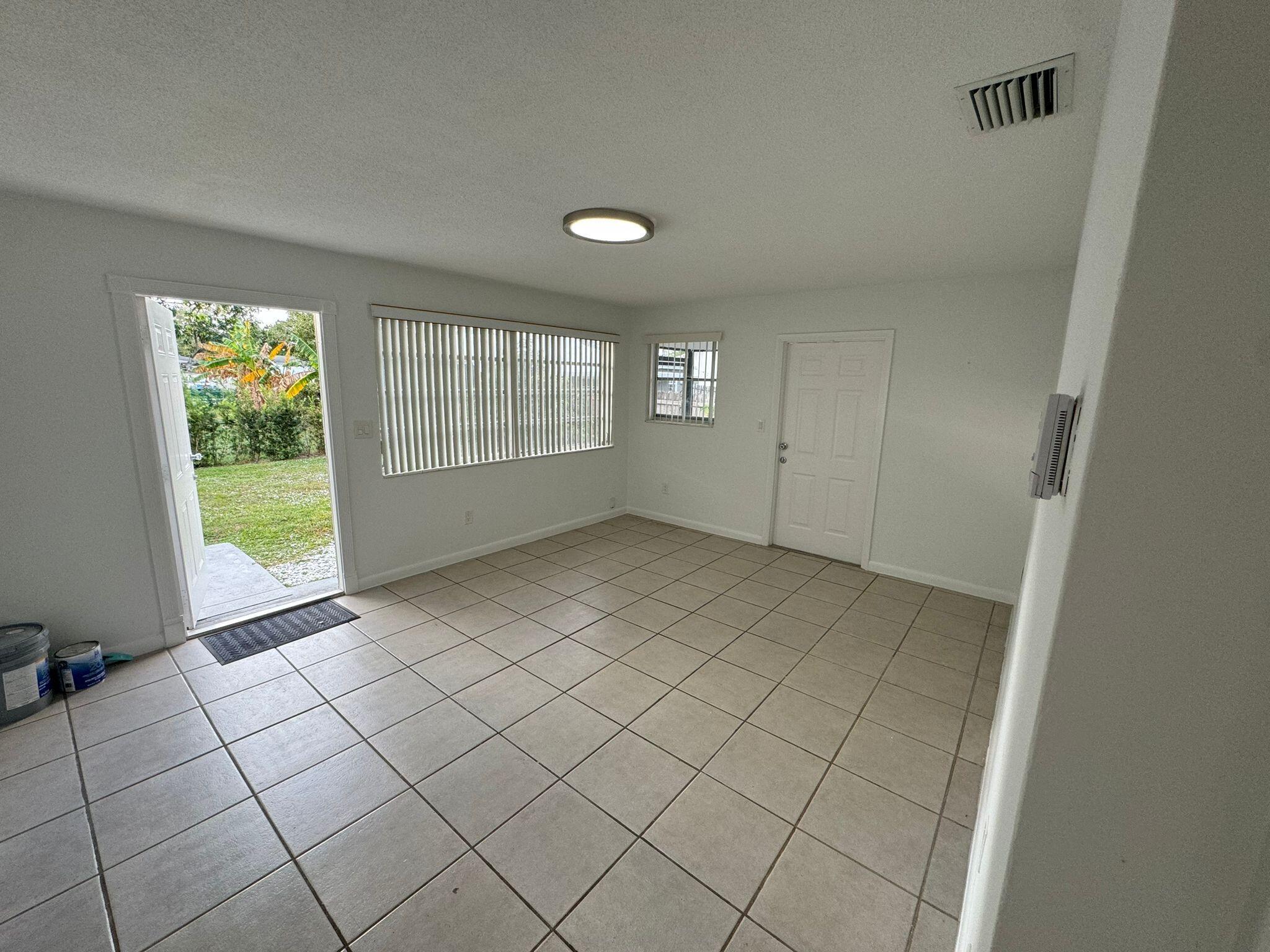 Hallandale Park - Residential Lease