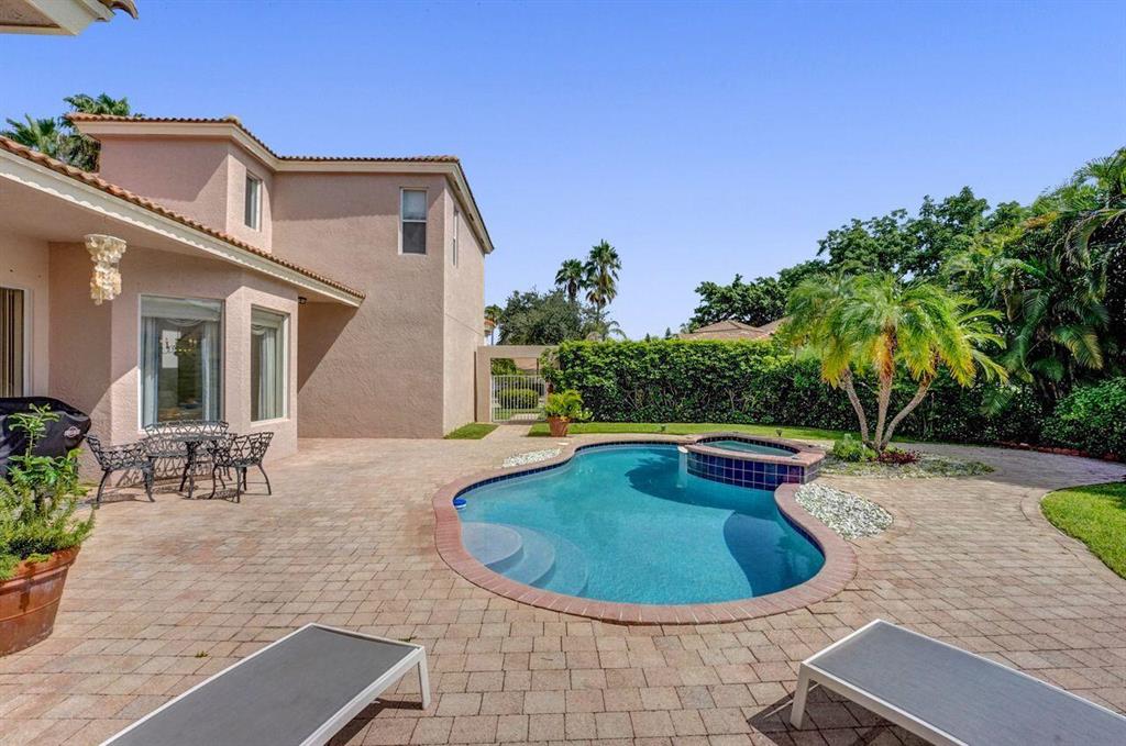 ANDROS ISLE - Residential