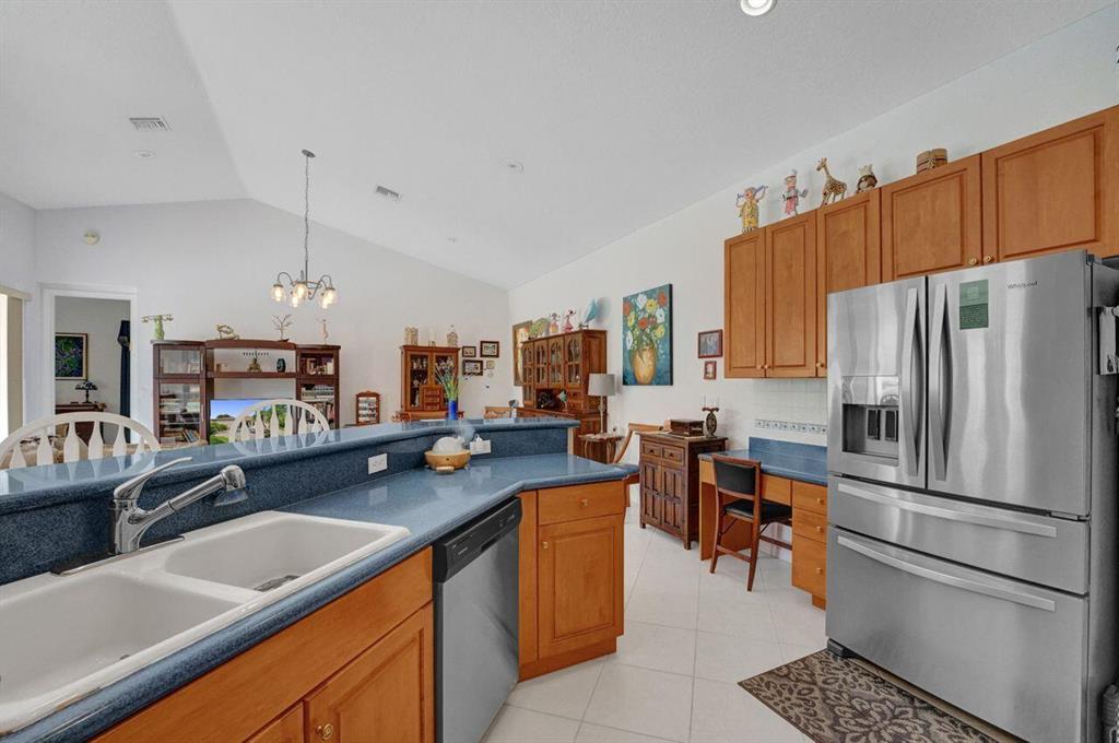 ANDROS ISLE - Residential