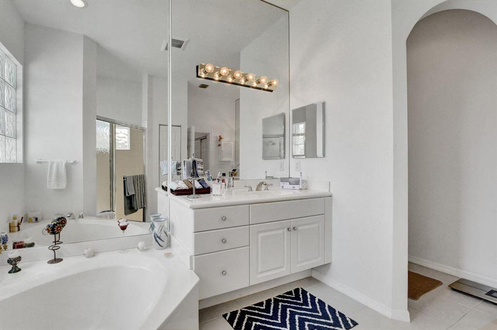 ANDROS ISLE - Residential