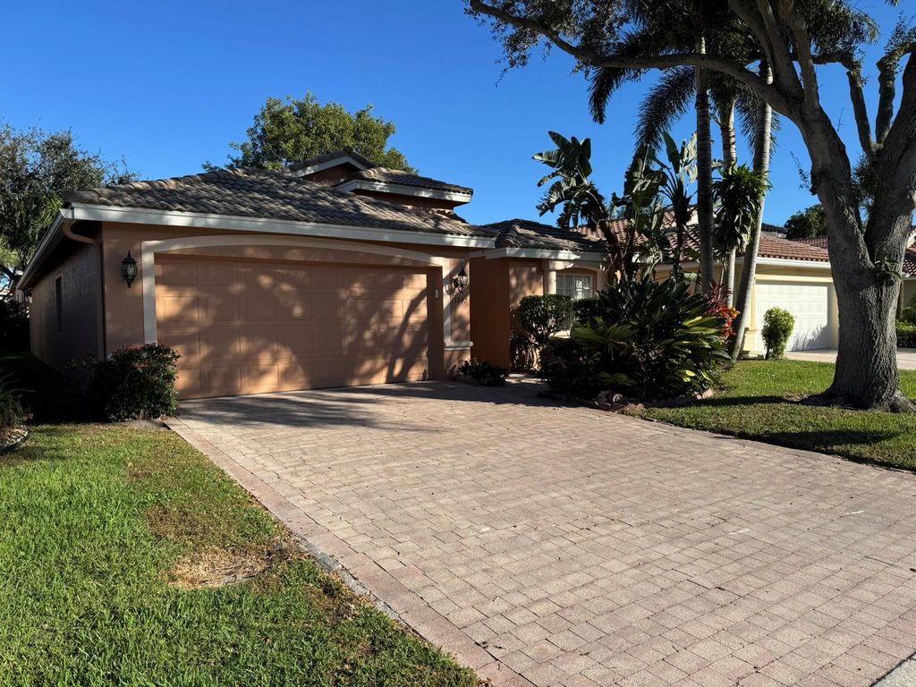 Photo of 13842 Via Perugia, Delray Beach, FL 33446 (MLS # F10538266)