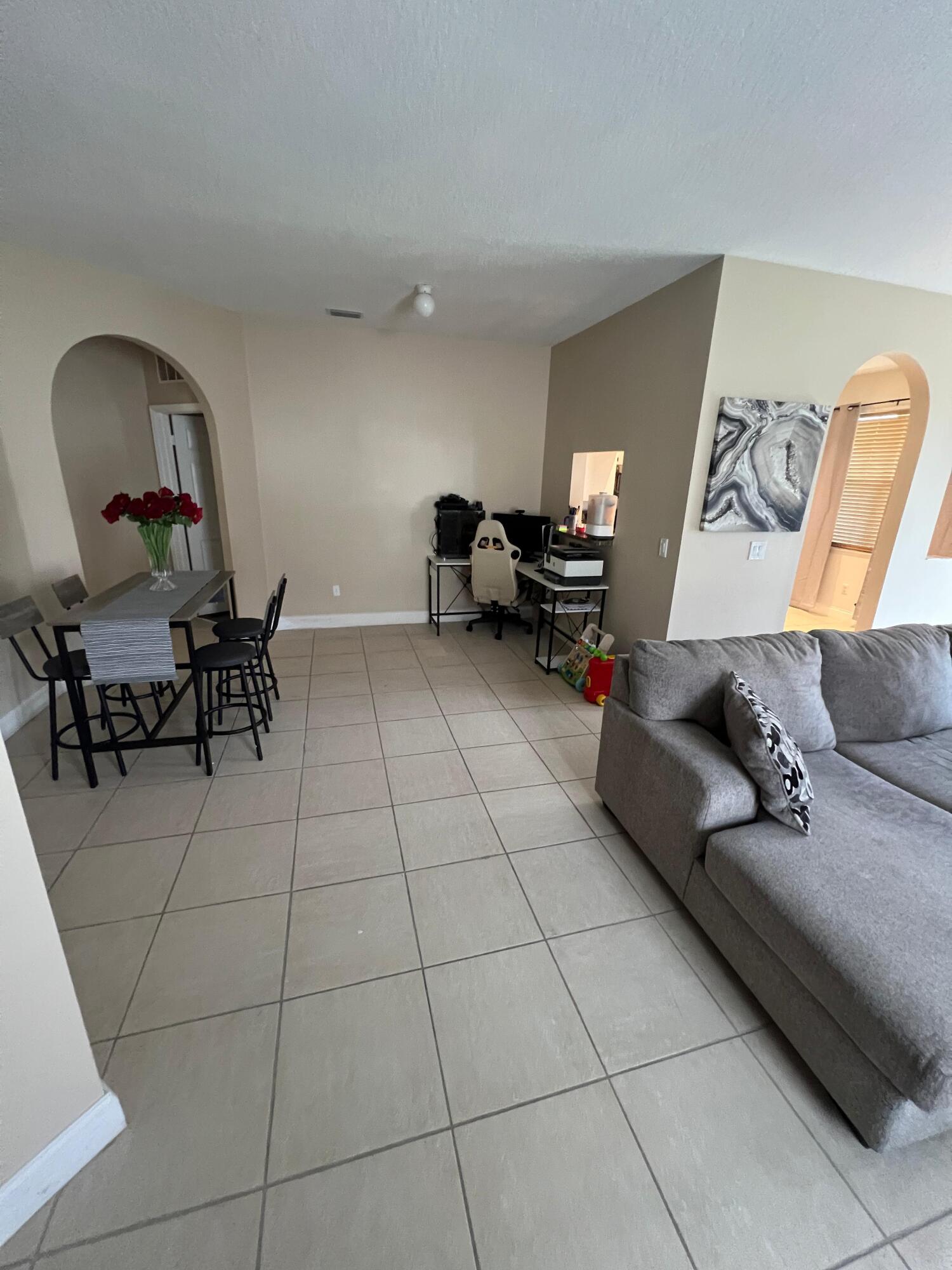 LAKEFOREST POINTE - Residential