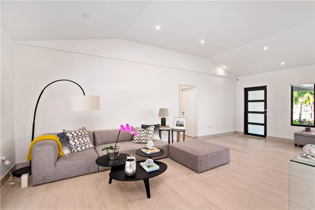 BISCAYNE POINT - Residential