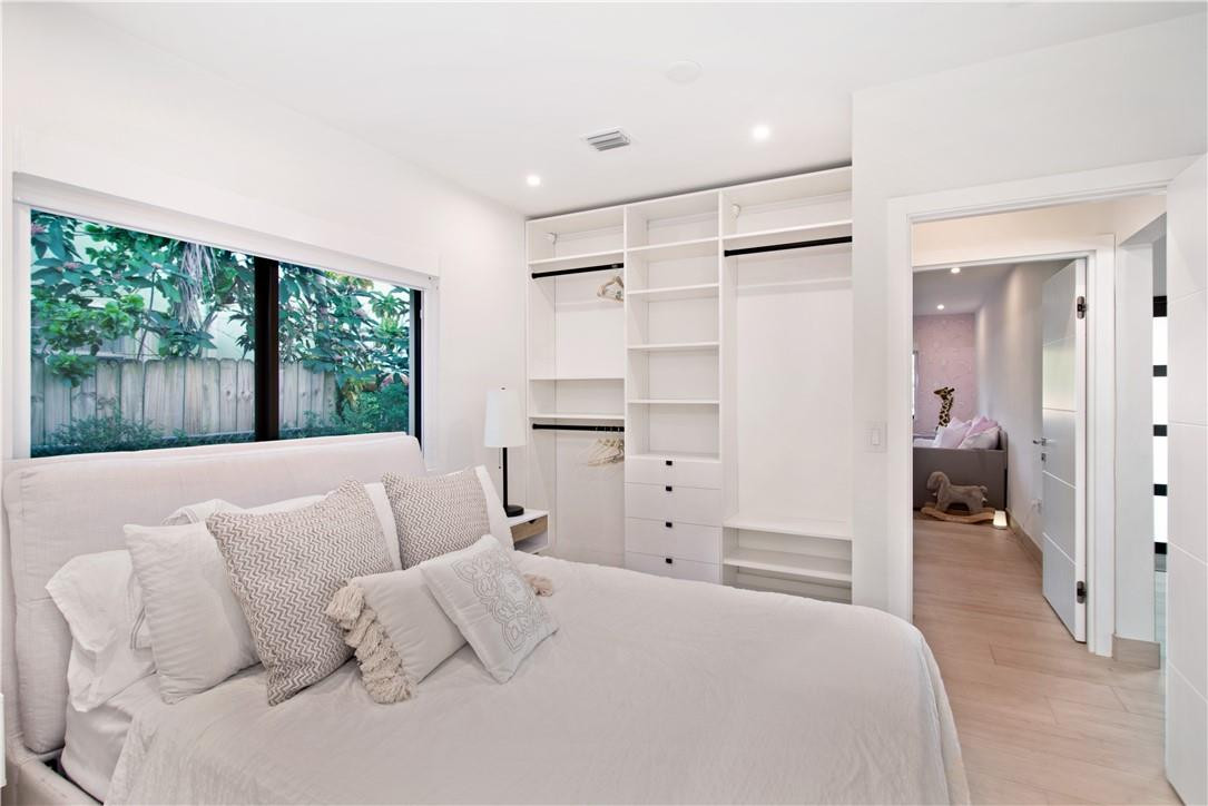 BISCAYNE POINT - Residential