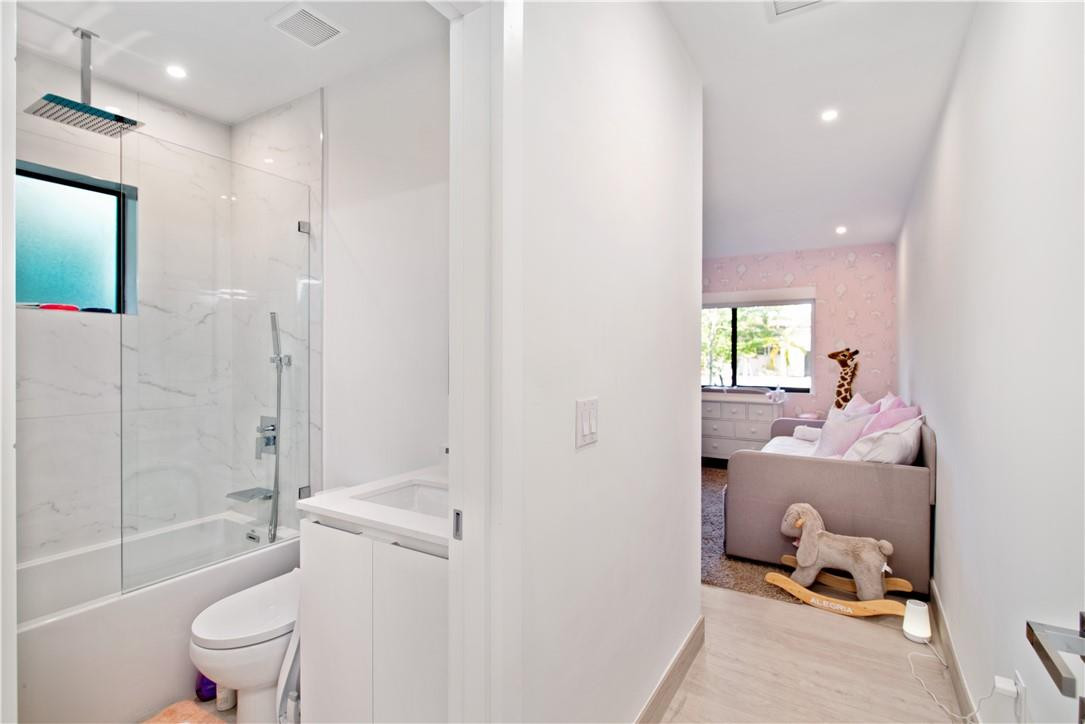 BISCAYNE POINT - Residential