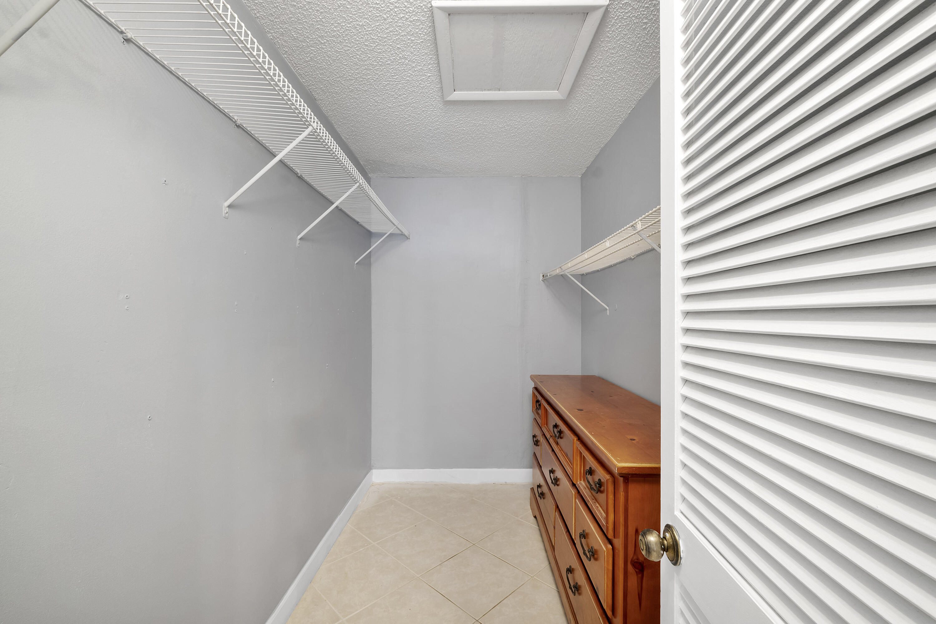 RAMBLEWOOD EAST CONDO - Residential