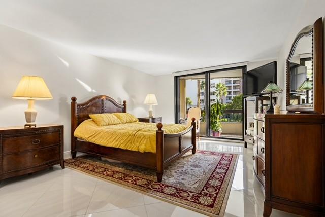 Voyager Condo - Residential