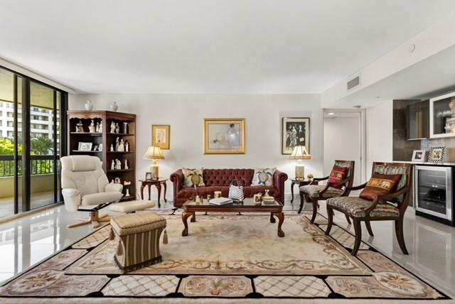 Voyager Condo - Residential