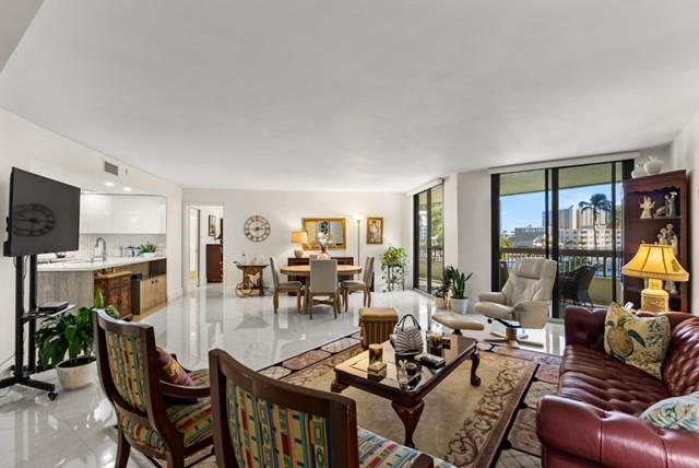 Voyager Condo - Residential