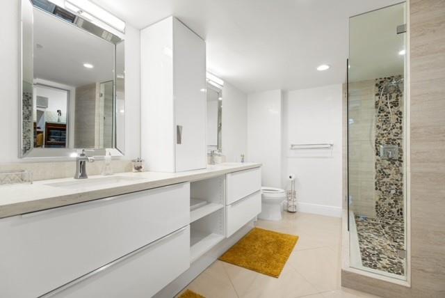 Voyager Condo - Residential