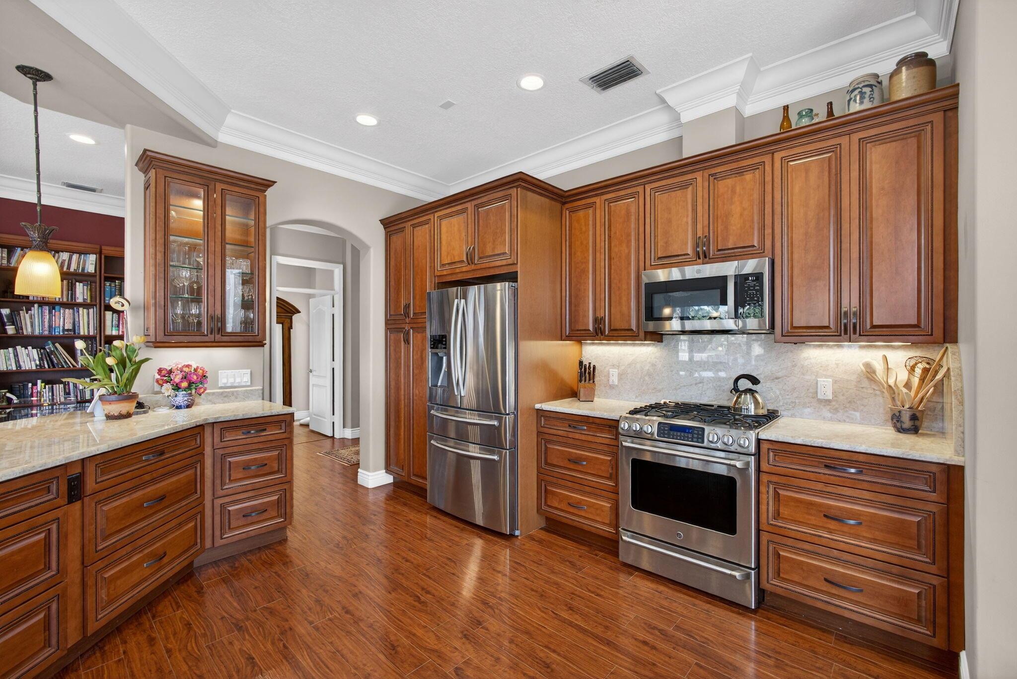 PGA RESORT COMMUNITY OF A - Residential