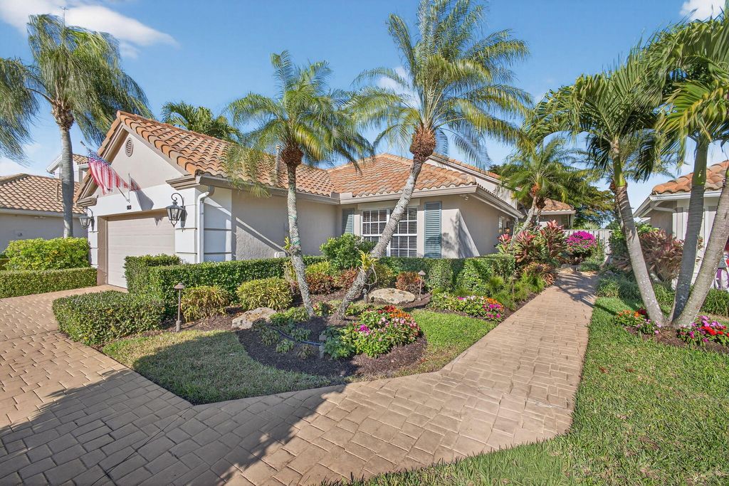 Photo of 923 Augusta Pointe Drive, Palm Beach Gardens, FL 33418 (MLS # R11150064)