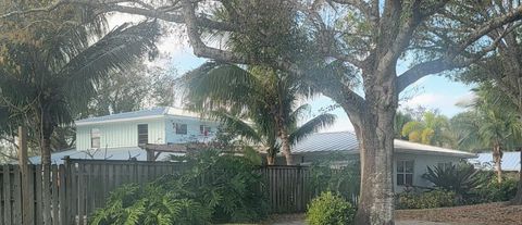 1555 33rd Avenue Vero Beach FL 32960