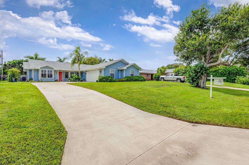 Photo of 8806 SE Bahama Circle, Hobe Sound, FL 33455 (MLS # R11024734)