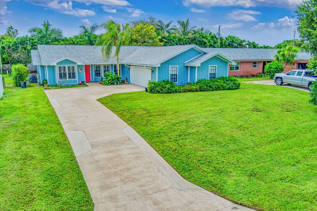Photo of 8806 SE Bahama Circle, Hobe Sound, FL 33455 (MLS # R11024734)