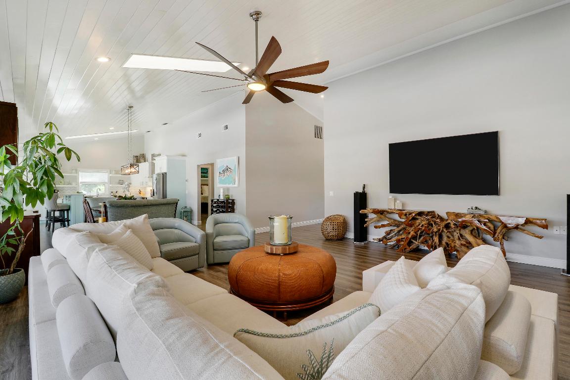 THE SOUNDINGS - Residential