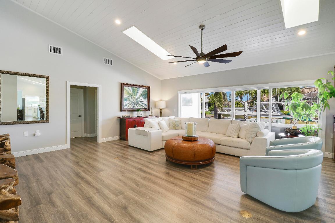 THE SOUNDINGS - Residential