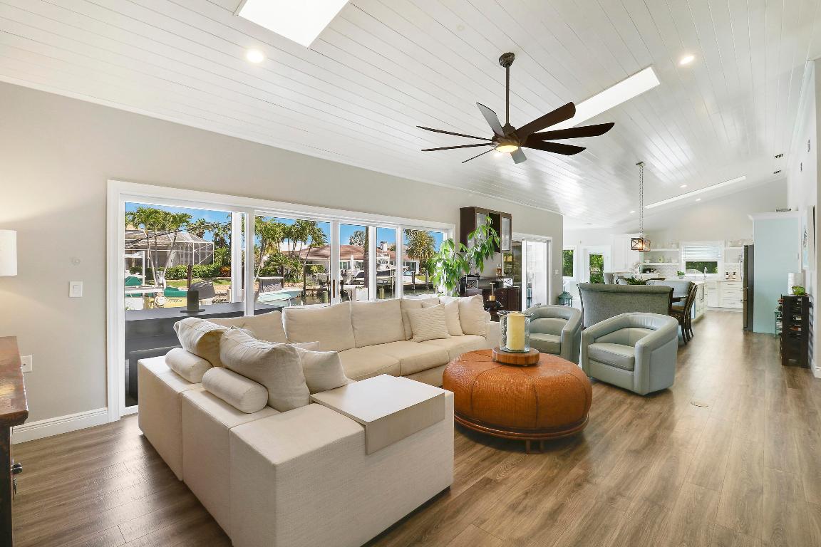 THE SOUNDINGS - Residential