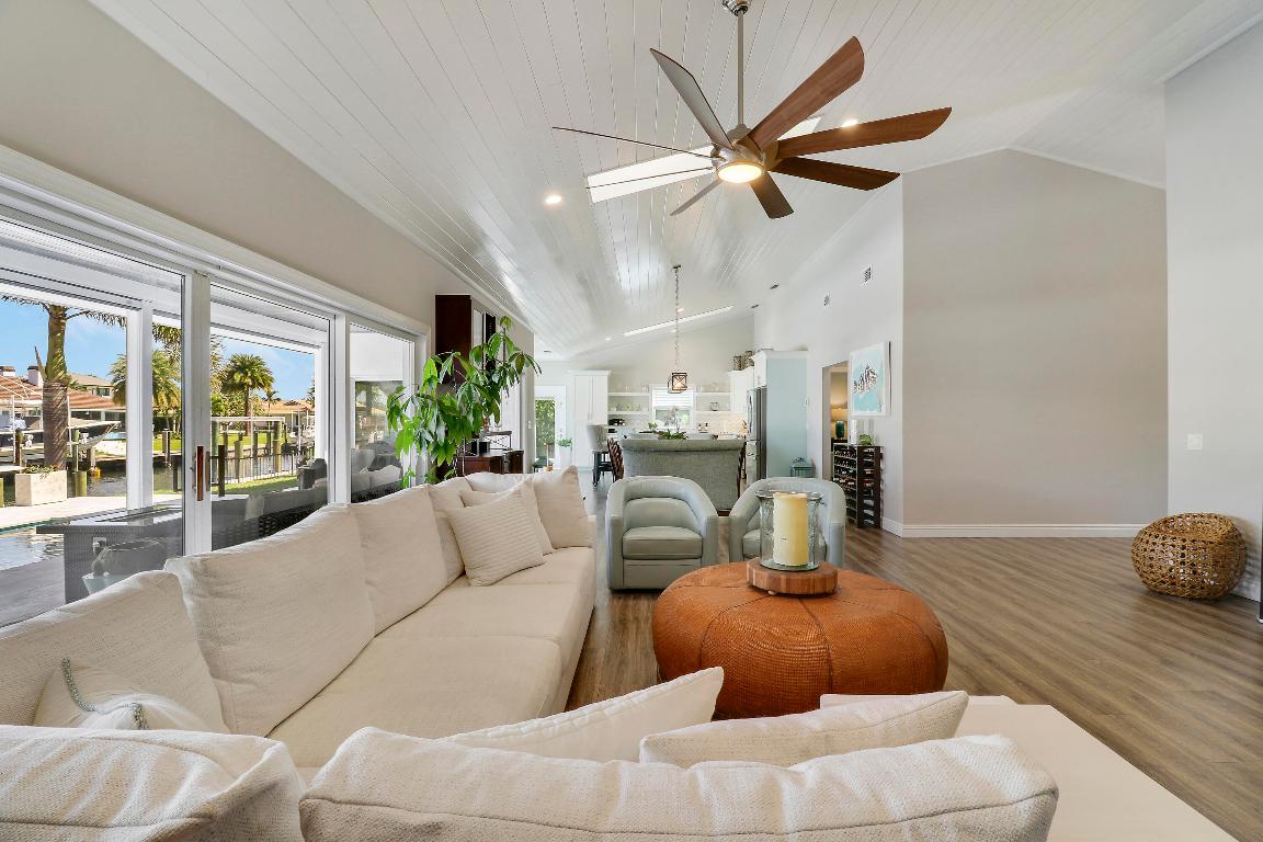 THE SOUNDINGS - Residential